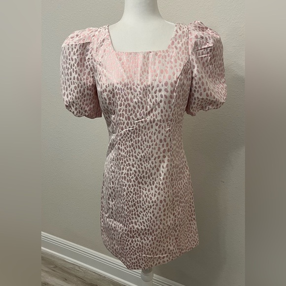 Crown & Ivy Light Pink Women's Short Puff Sleeve Jacquard Cocktail Dress Size 6 - Picture 2 of 11
